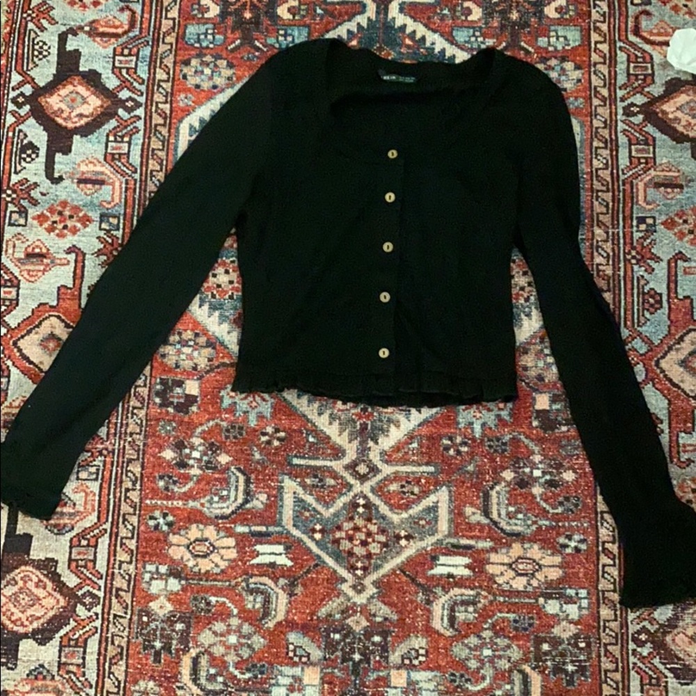 Cropped long sleeved shirt